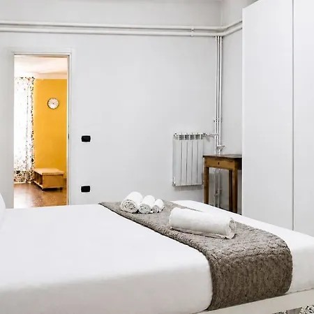Al Truogolo Ii Oltre L'arco Di Via Balbi Apartment Genoa